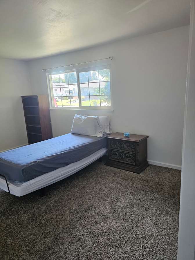 JEREMY's room