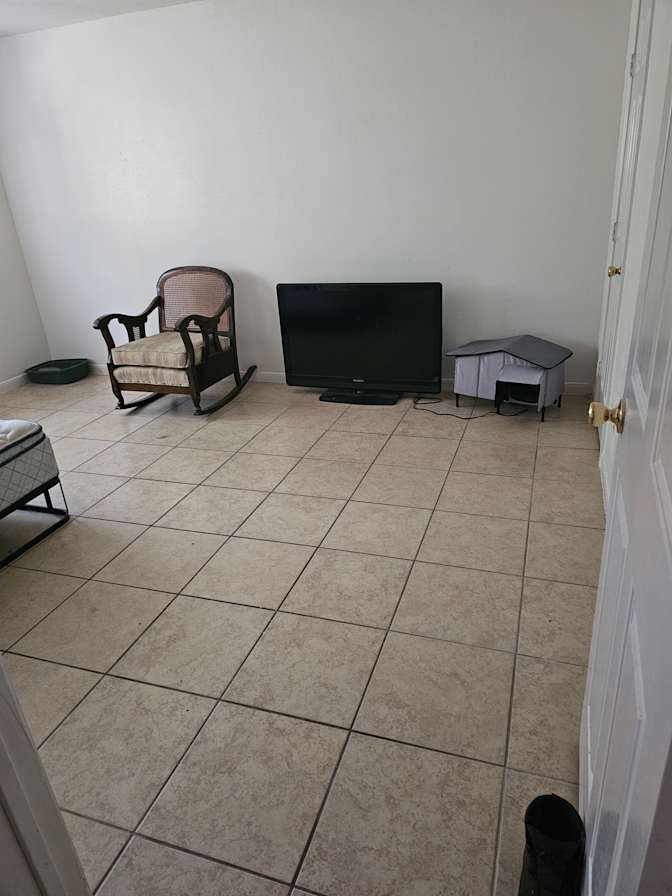 Royce's room