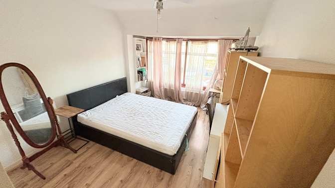 Zaynah's room