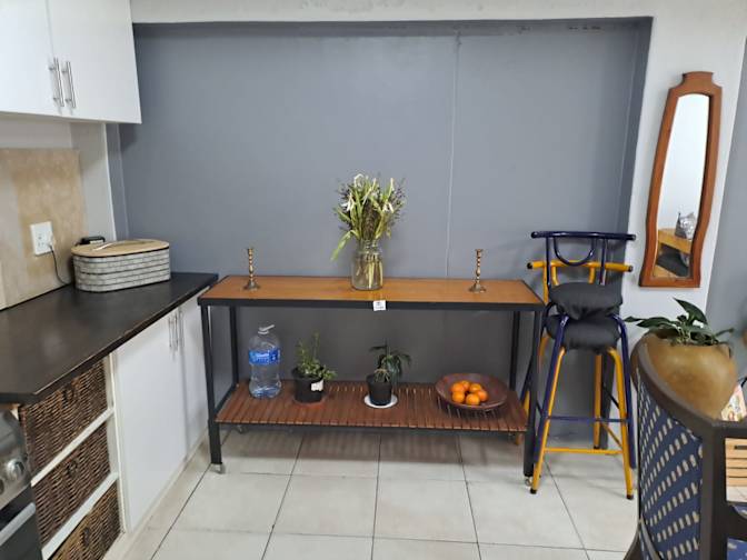 Aneesa van Der fort's room