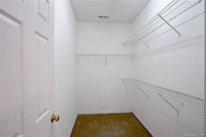 Alcove Rooms's room