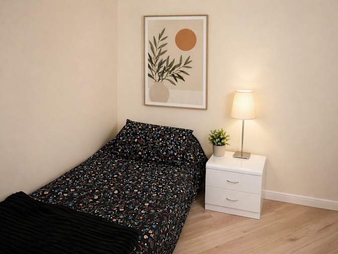 Amp Ortuzar's room