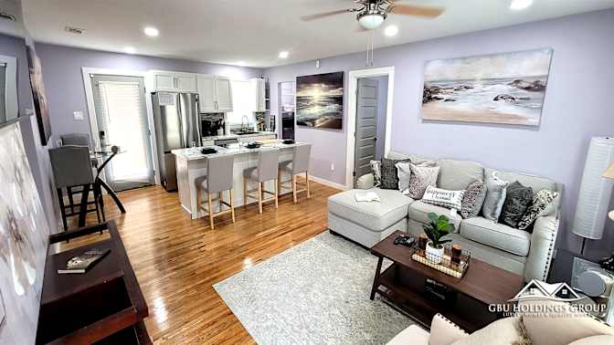 GBU Holdings Group's room