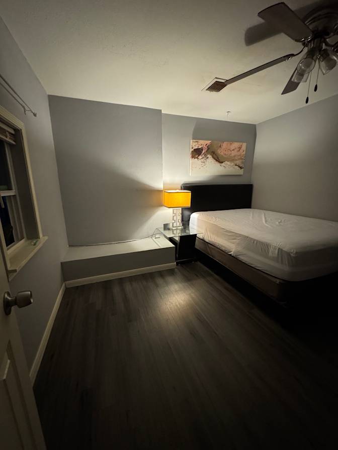 Yen's room