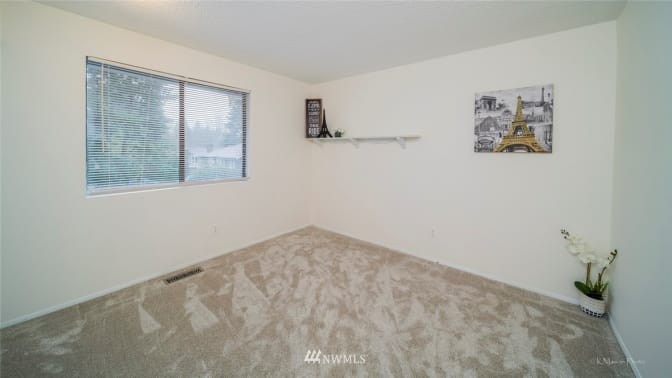 Hong Nguyen's room