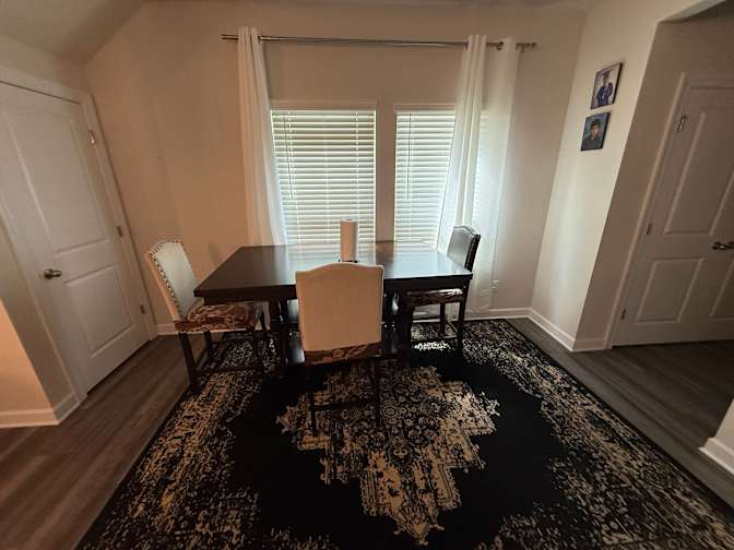 Alcove Rooms's room