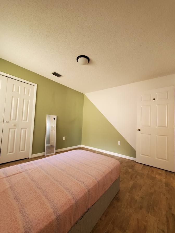 Simhon's room