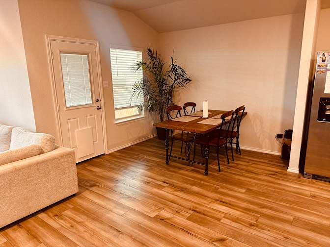 JOSHUA ALLAN HOOD's room