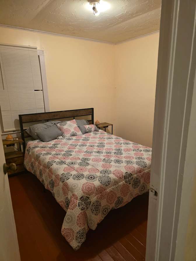 GREGORY SMITH's room