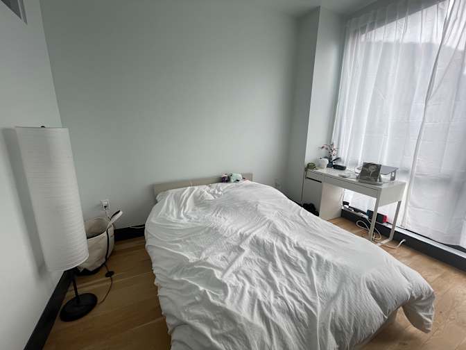 Jeewon's room