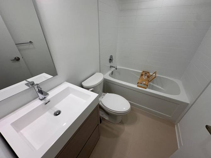 Housingfouryou's room