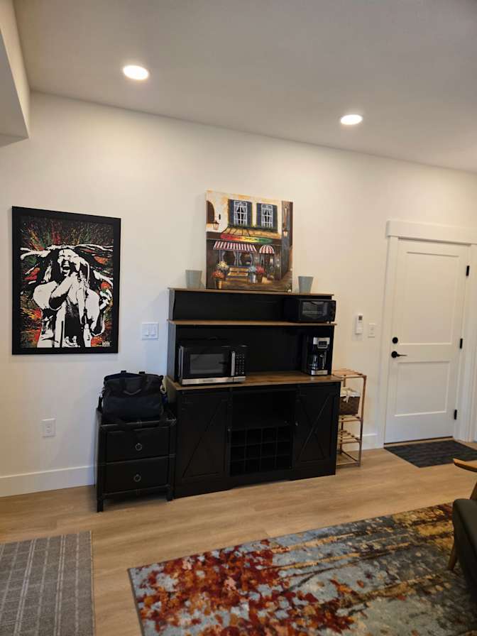 James  Harryhill's room