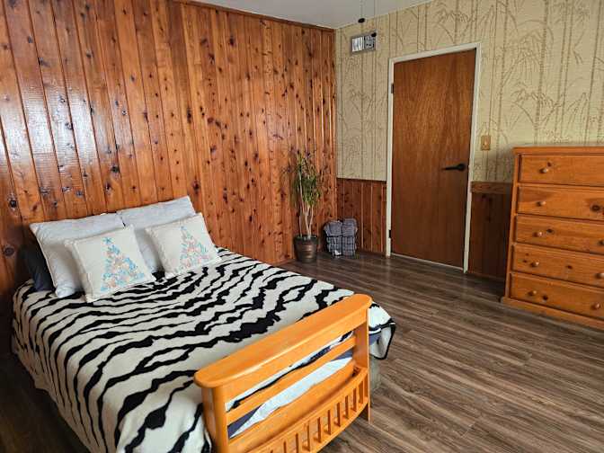 Elsa J Valdez's room