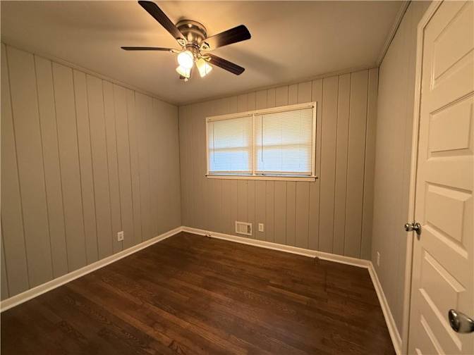 Alcove Rooms's room
