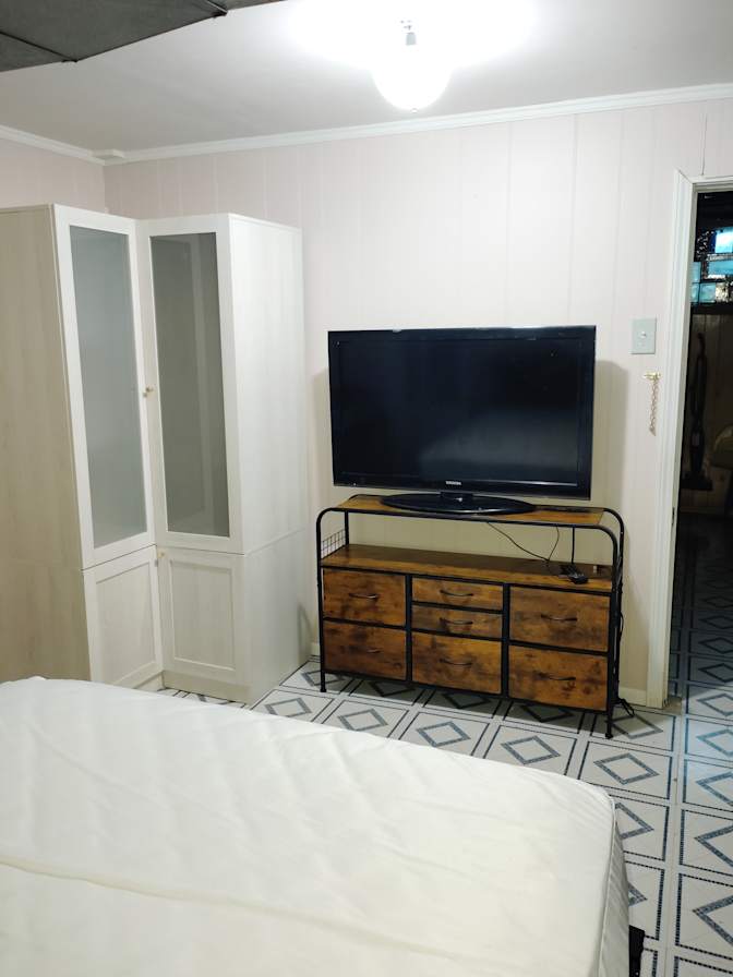 KIM BERAUN's room