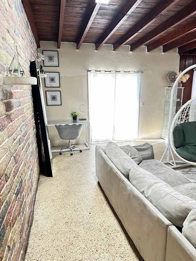 Pierreline Pierre's room