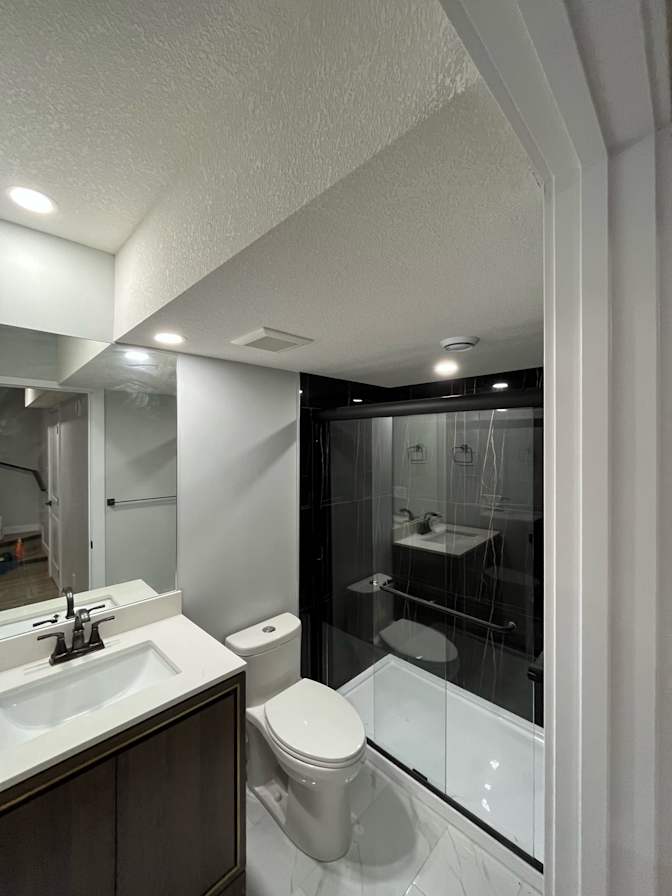 Nikhil Lakhanpal's room