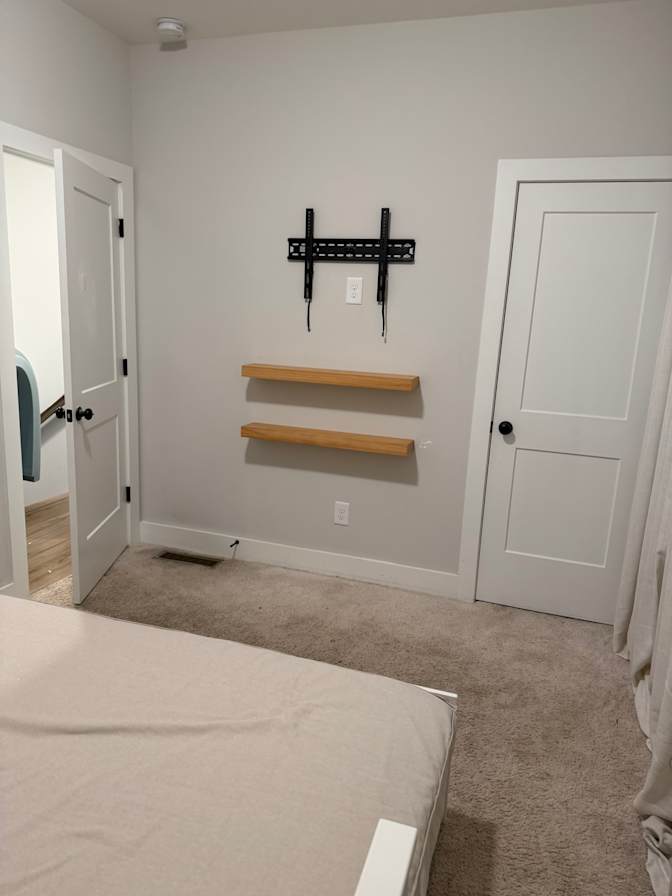Ra Andrews's room