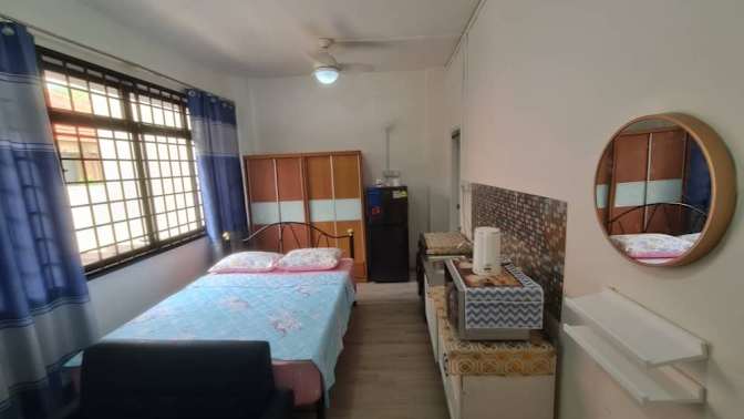 Roomy's room
