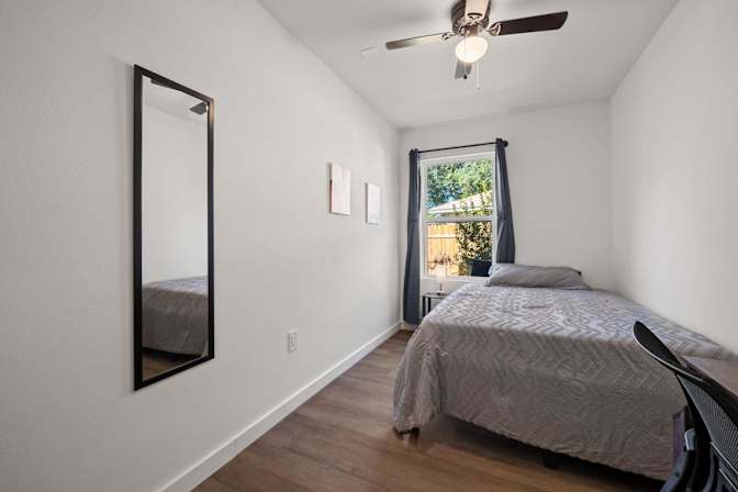 Magali A.'s room