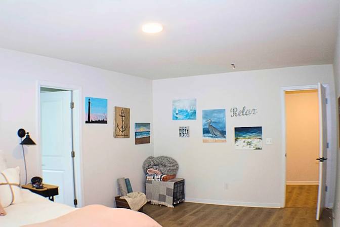 Alcove Rooms's room