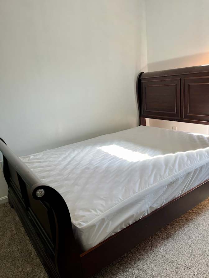 Deonarine's room