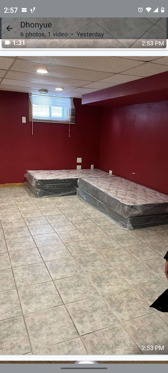 Dickey Dolker's room