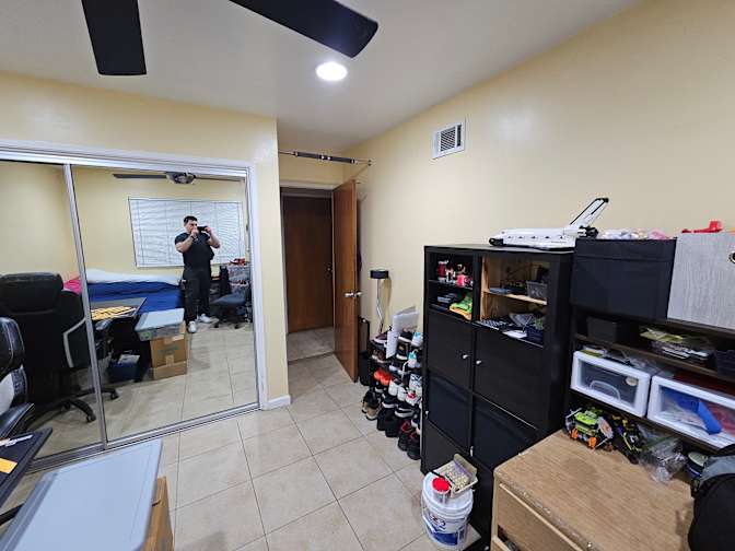 Jorge's room