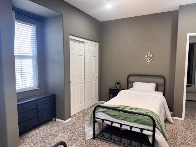 Julie Roberts's room