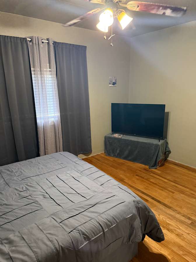 Kirstina L Hicks's room