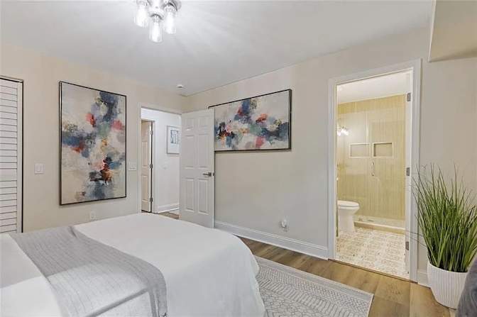 Alcove Rooms's room