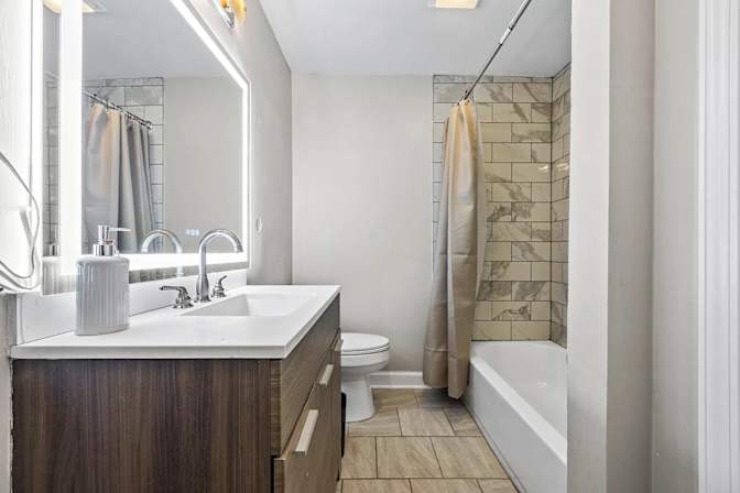 Alcove Rooms's room