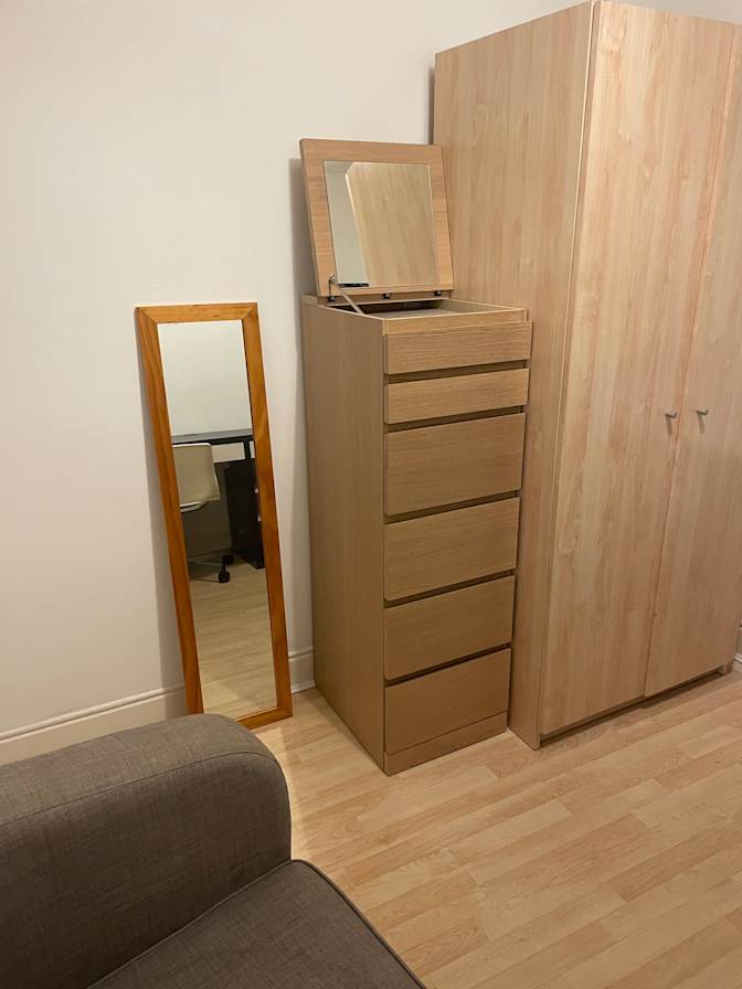 Melanie Grant's room