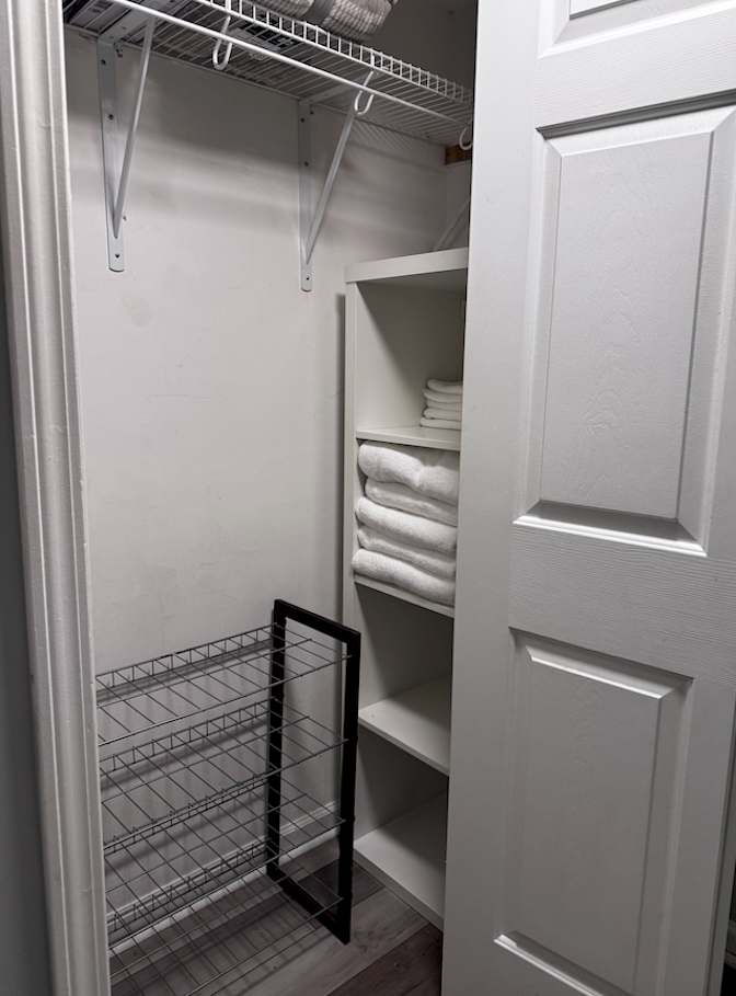 Alcove Rooms's room