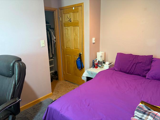 Parsa's room