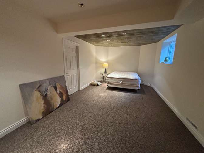 Canmore Room Rental's room