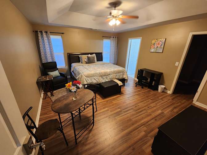 CL&C Property Management and Consulting's room