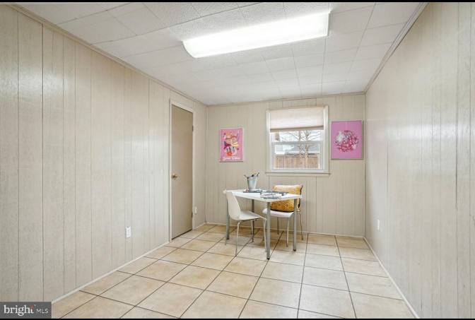 Hai Le's room