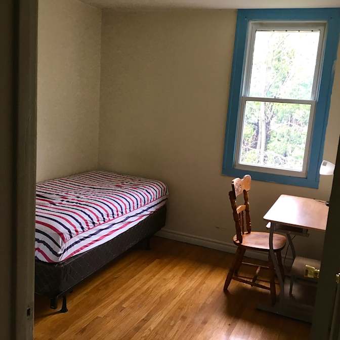 Thomas's room