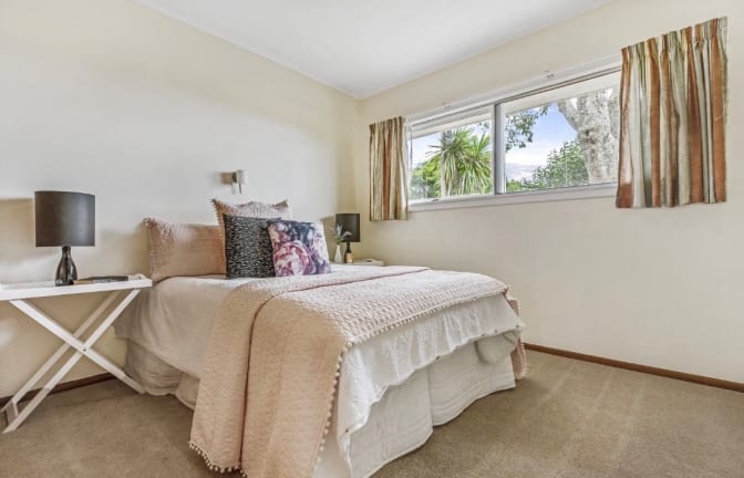 Felicity's room