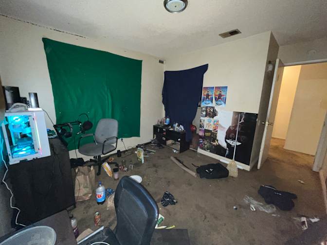 Vante's room