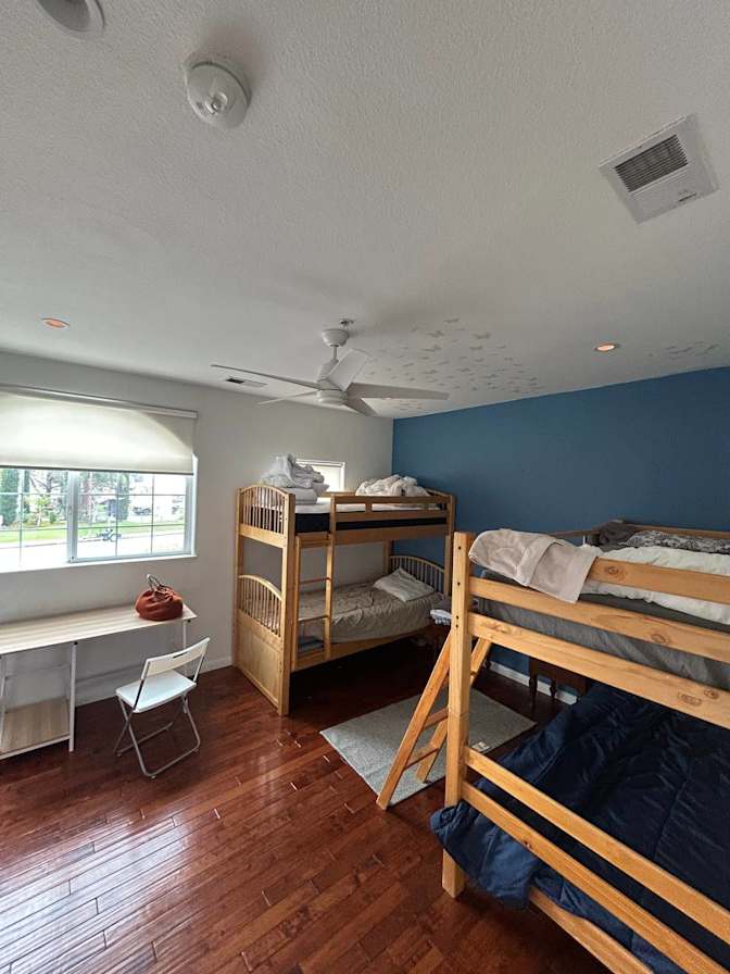 Julia Va's room