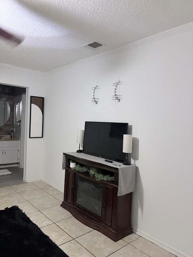 Carla's room