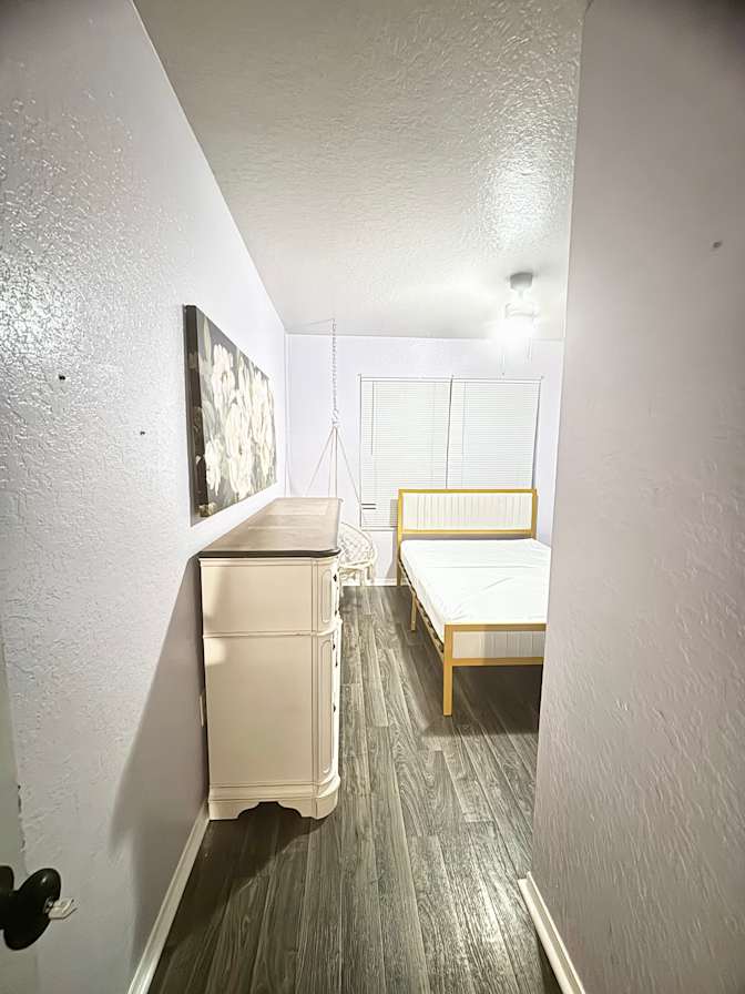 Vinny's room