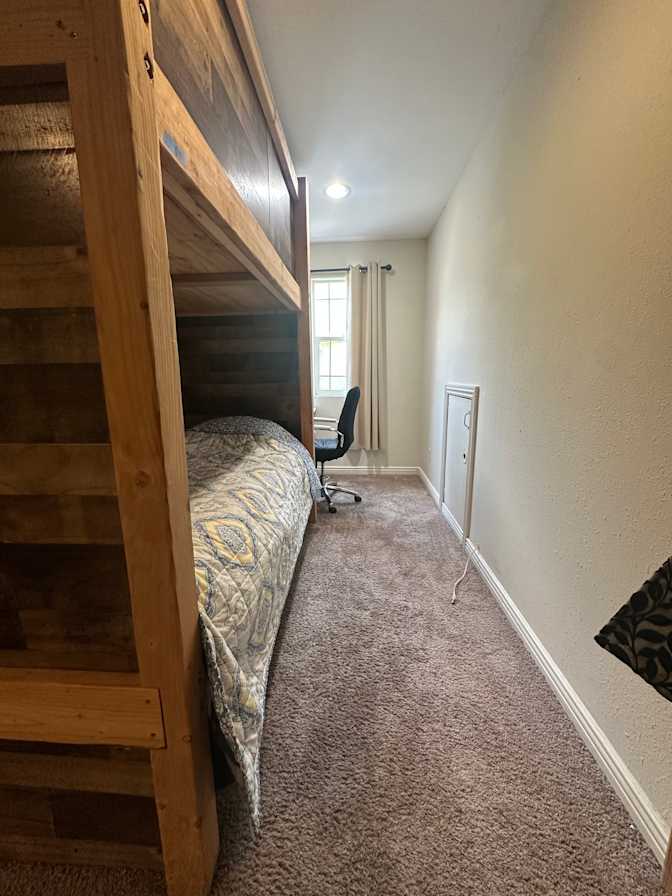 Forward Vision Spaces's room