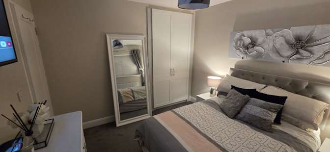 Dee's room