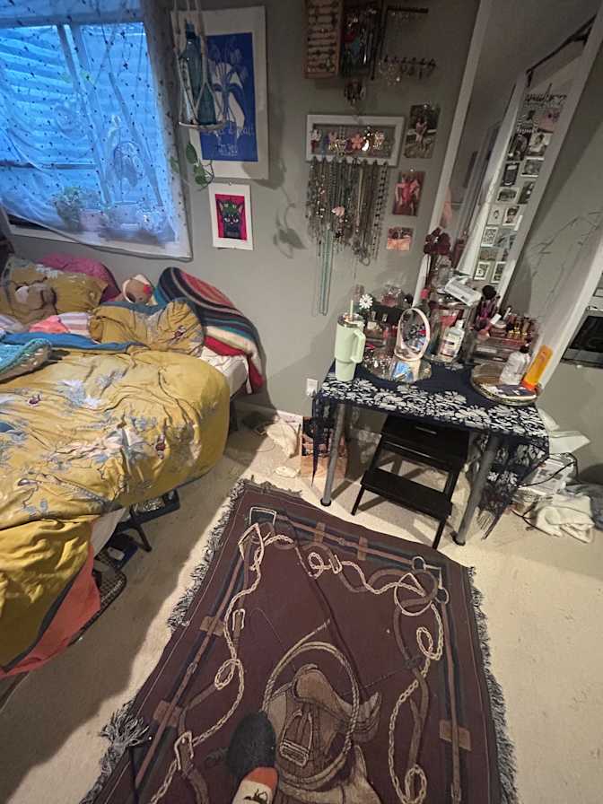 Aja Bos's room