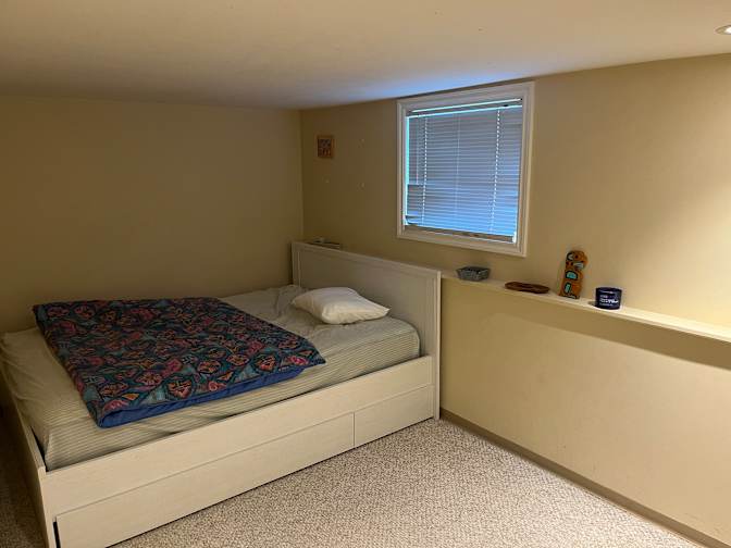 Mercedes's room