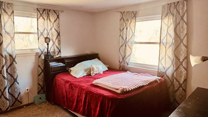 Violette's room
