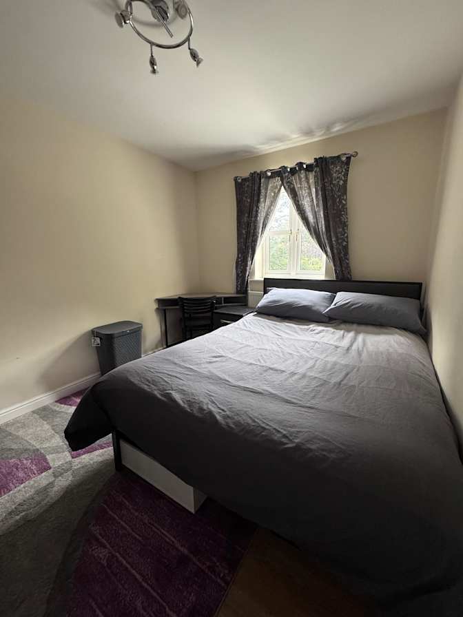 Azhar thompson's room